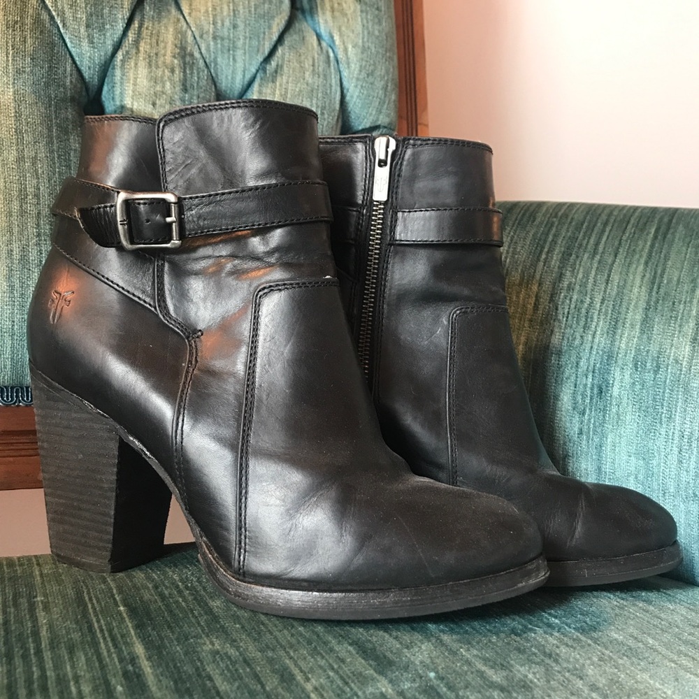 Frye Patty Riding Ankle Booties US 9 in Black